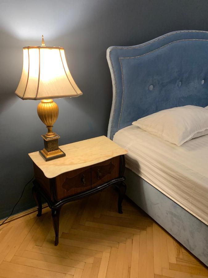 Lovely 2 Bedroom Apartment In Historic City Center Nagyszeben Kültér fotó
