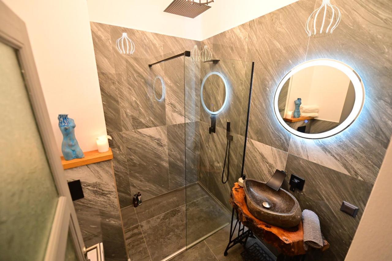 Lovely 2 Bedroom Apartment In Historic City Center Nagyszeben Kültér fotó