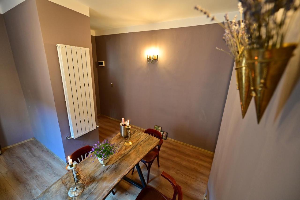 Lovely 2 Bedroom Apartment In Historic City Center Nagyszeben Kültér fotó
